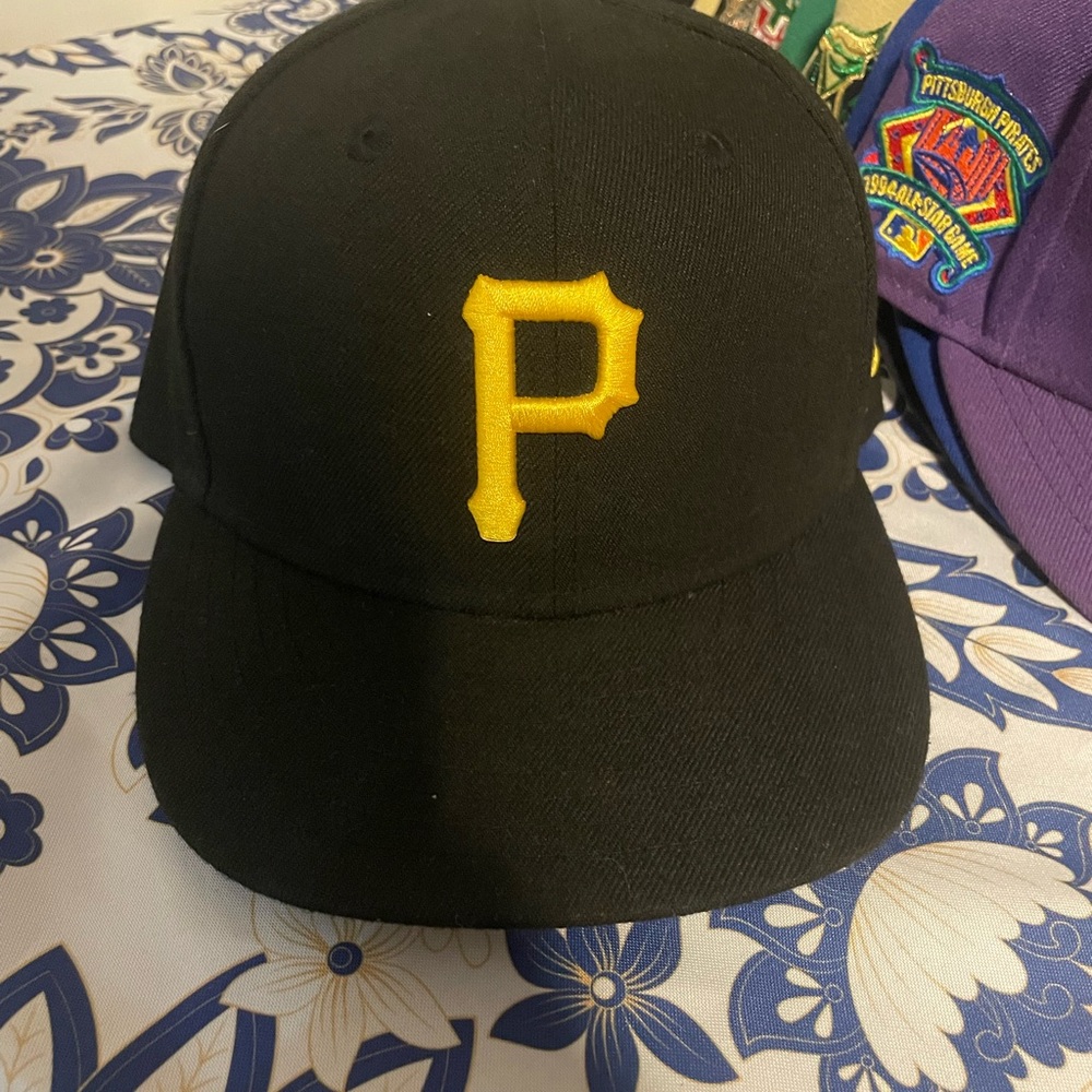 Pittsburgh Pirates Fitted